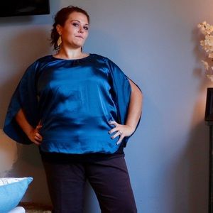 Textured Satin Crew Neck Open Sleeve Blouse 1X